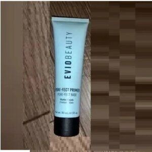 New Evio   Beauty Pore Perfecting Primer  Matte finish